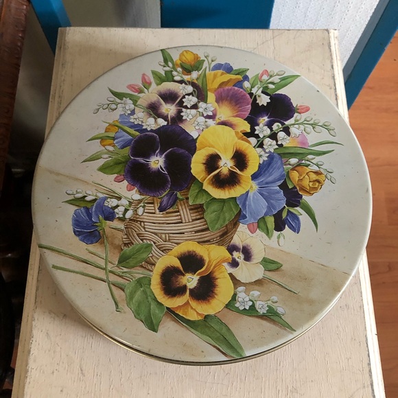 Vintage Pansies Tin